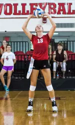 Sophomore setter Maggie Speaks