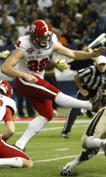 Senior placekicker Niklas Sade