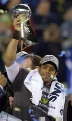 Former Pack QB Russell Wilson will have his jersey honored.
