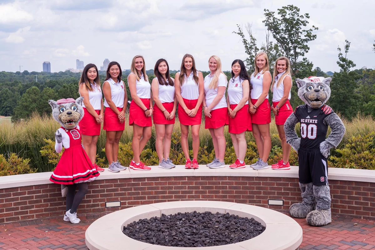 WGOLF 2016-17 Team Photo