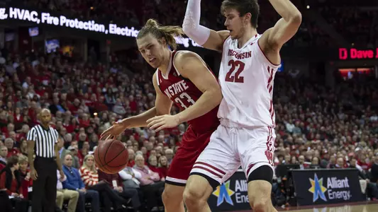 Wyatt Walker dribble Wisconsin