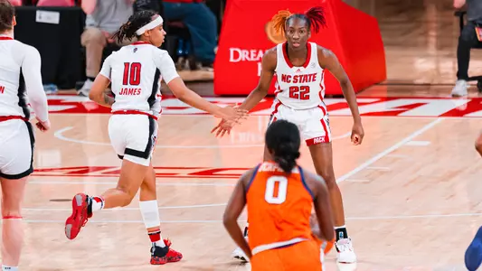 Aziaha James Saniya Rivers High Five Clemson 2022