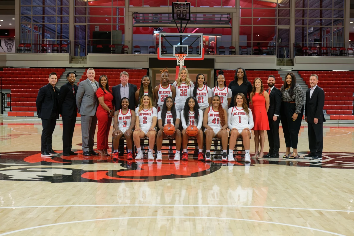 22-23 WBB Team Pic