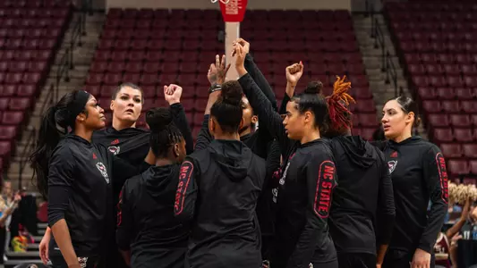 WBB Team Huddle at FSU 2023