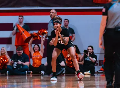 Aziaha James clap at VT 2023