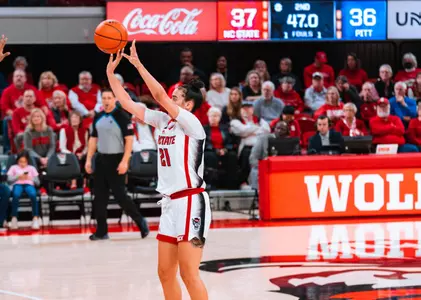 Madison Hayes Three vs Pitt 2023