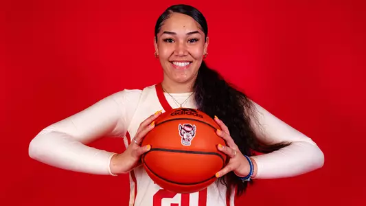 Katie Peneueta Signing Announcement