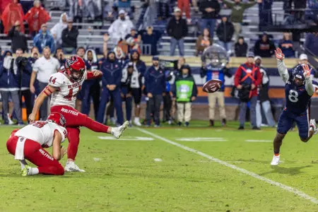 Narveson kicks game winner at UVA