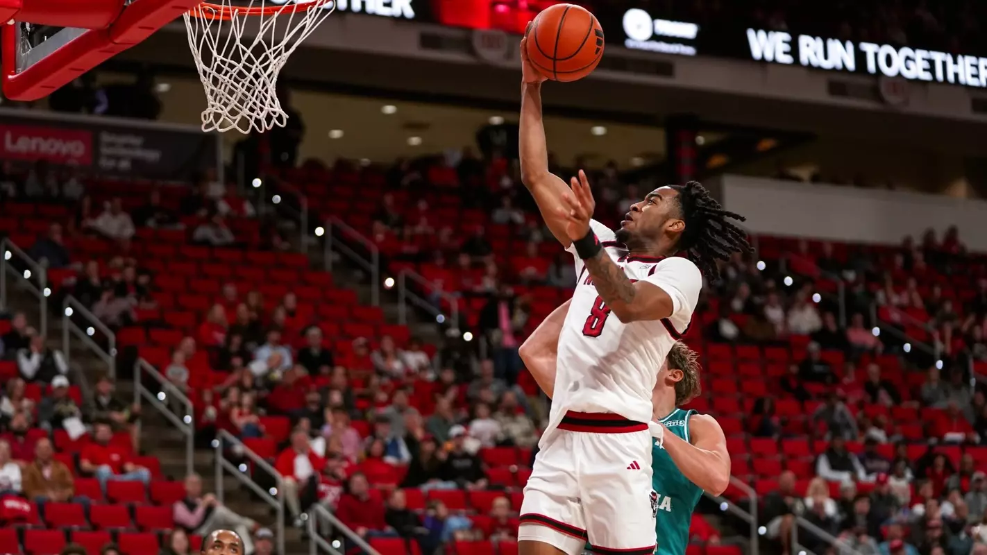 Jayden Taylor layup CCU