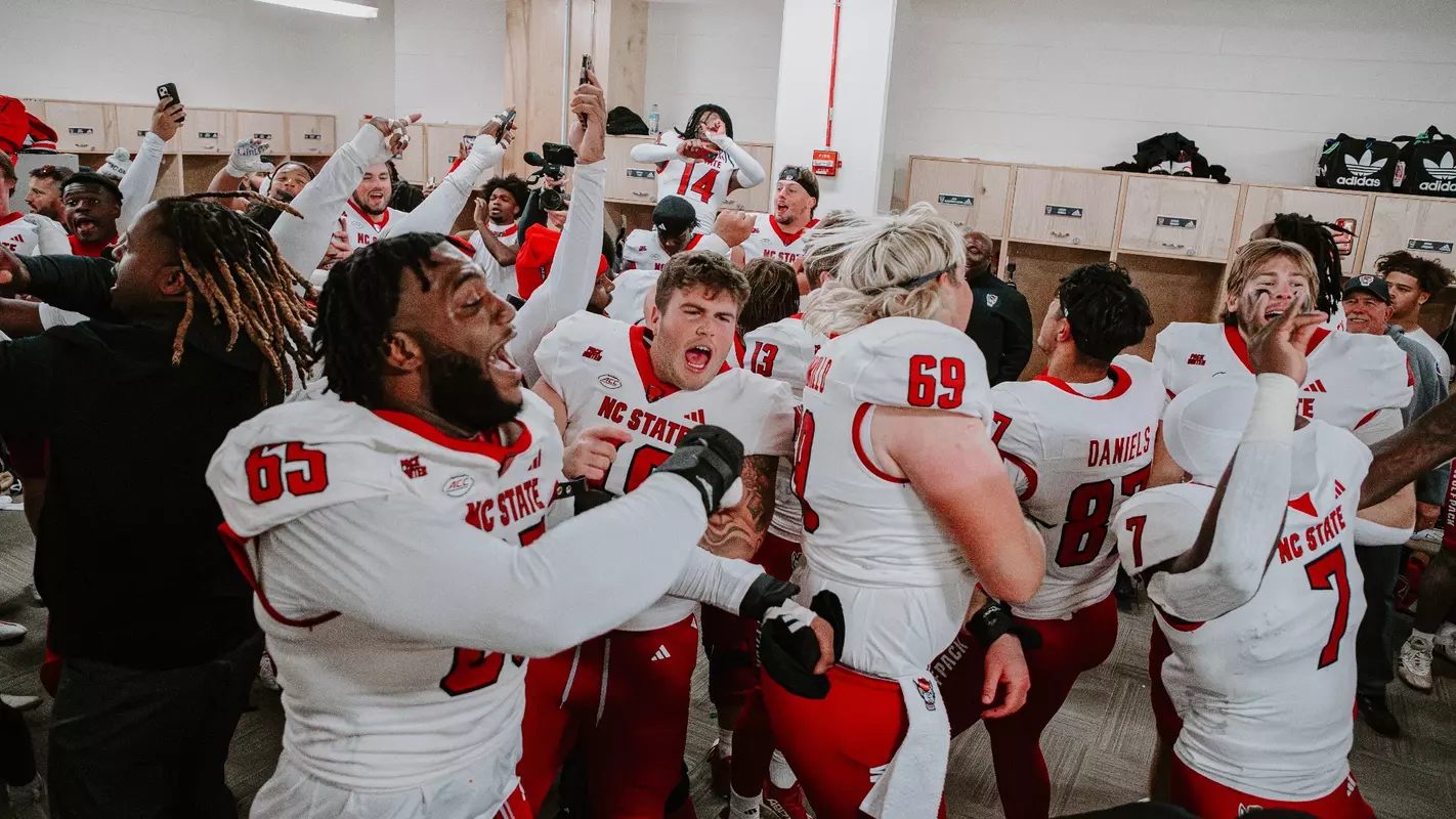 Pack celebrates 35-30 win over North Carolina