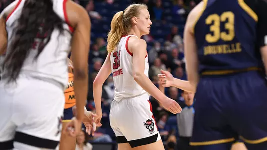 Elissa Cunane High Five 2022 Elite Eight