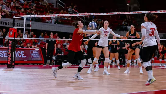 Zuzia Maciejewicz setting a ball vs #7 Louisville - 11/7/25