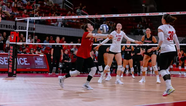 Zuzia Maciejewicz setting a ball vs #7 Louisville - 11/7/25