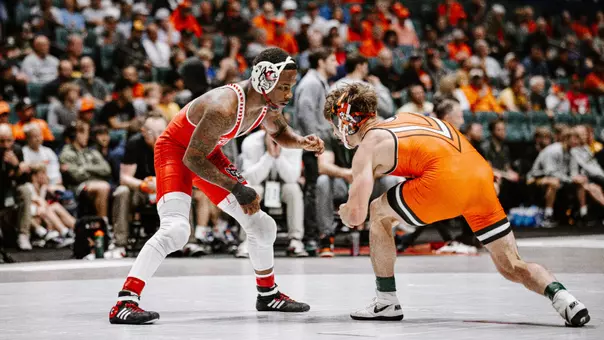 WRES2526 Vincent Robinson vs. Troy Spratley at National Duals
