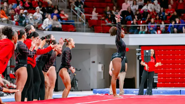 Syniya Winning Floor