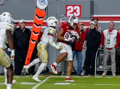 NC State Wolfpack tight end DANTE DANIELS (87) catches a pass during first half of the Atlantic Coast Conference (ACC) football game between the Georgia Tech Yellow Jackets and the NC State Wolfpack on November 1st, 2025 at Carter-Finley Stadium in Raleigh, NC. The Wolfpack defeated the Yellow Jackets 48 - 36.
