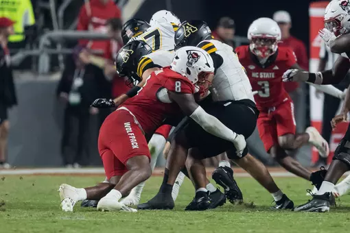 Da"Karri Nelson Tackle