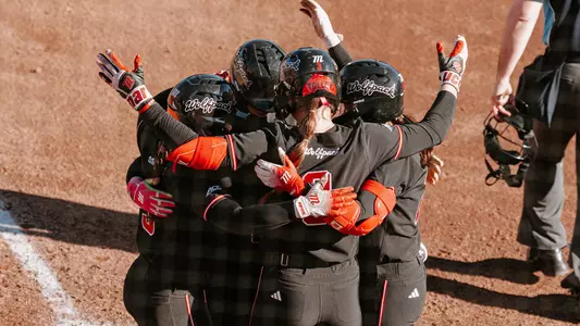 HR huddle against Loyola 2/28/26