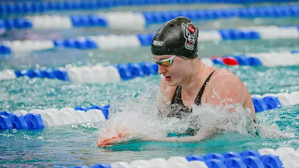 Eneli Jefimova Swimming Breaststroke
