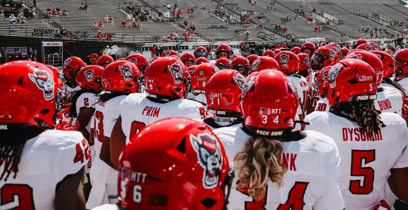 Huddle prior to game at Vanderbilt 9/19/26
