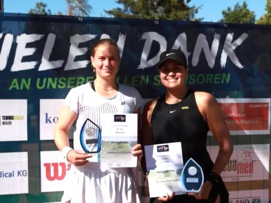 Mia Slama Pro Title