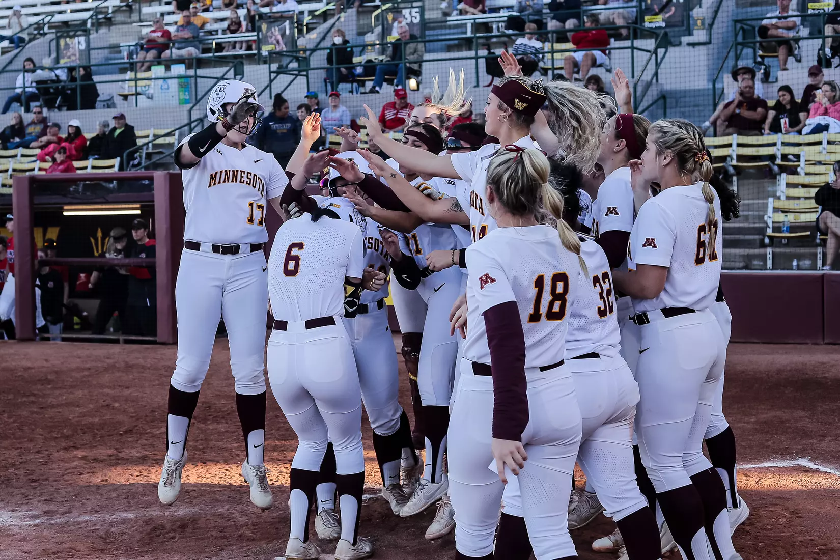 Evans Chloe, walk off, team, celebration