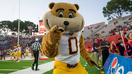 Spirit Squad at Huntington Bank Stadium