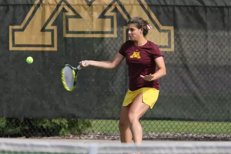 Aria Lambert won her match on Sunday in straight sets.