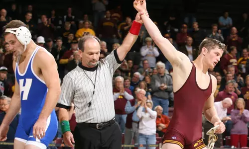 Seth Lange tallied a sudden victory against Hofstra's Tyler Banks in the 157 weight class.