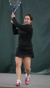 Doron Muravnik started the Minnesota comeback with a straight-set win at No. 5 singles.