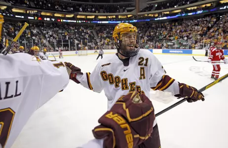 Jake Hansen put the Gophers up 4-2 in the second period Saturday.