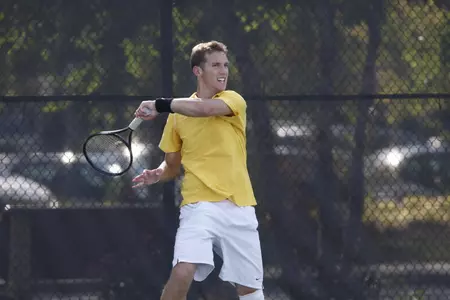 Phillip Arndt and Minnesota beat Purude 5-2 on Saturday to improve to 6-3 in the Big Ten.