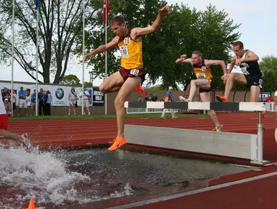 Bob Nicolls qualified for the 3,000m steeplechase at next weekend's NCAA Preliminary Meet.