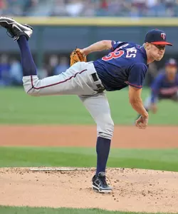 De Vries, who pitched for the Gophers from 2004-06, made his MLB debut tonight.