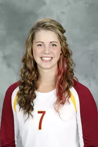 Senior Setter Mia Tabberson