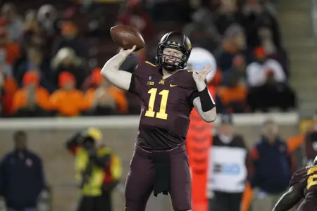 Max Shortell threw for 231 yards against Syracuse.