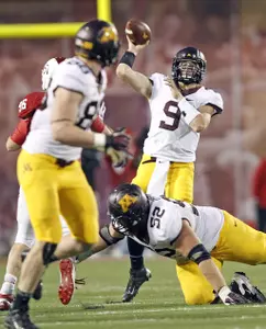 Philip Nelson connects with Maxx Williams on a 50-yard touchdown last Saturday at Indiana.