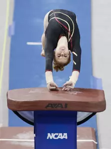 Lindsay Mable on vault.