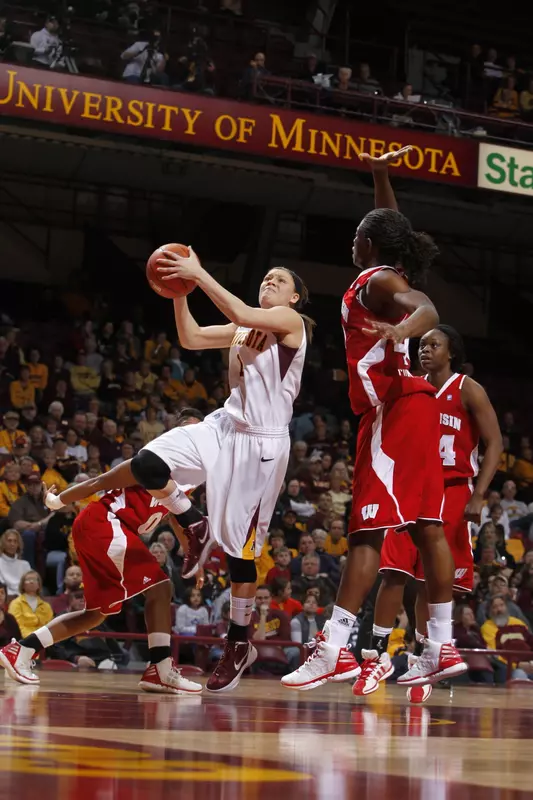 Rachel Banham led the Gophers with 25 points at Penn State.