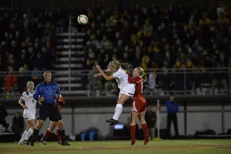 Taylor Wodnick scored in the 109th minute to lift the Gophers over No. 25 Michigan on Wednesday night.