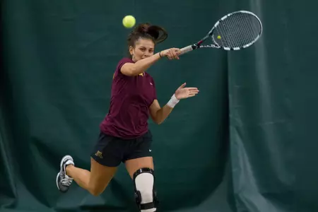 Julia Courter won 6-0, 6-0 in both of her singles matches Sunday.