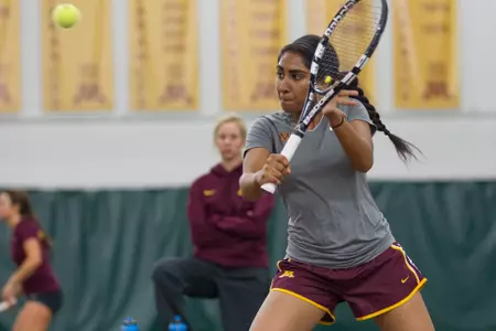 Mehvish Safdar earned her first-career dual-match singles win Sunday.