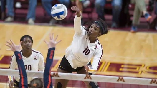 2018 - University of Minnesota Volleyball hosts Illinois