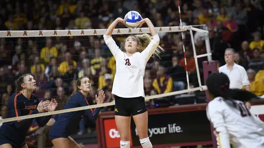 2018 - University of Minnesota Volleyball hosts Illinois