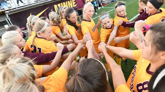 2017 Team huddle photo