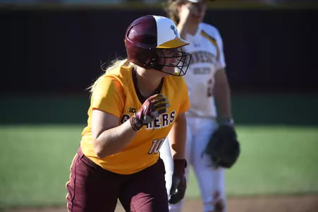 Softball vs vs Minnesota Duluth, Sunday, Oct. 08, 2017.  (Photo/Craig Lassig)