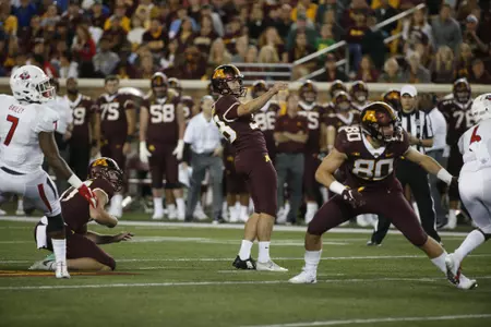 Emmit Carpenter (38)
NCAA Football: Fresno State v Minnesota
©2018 Bruce Kluckhohn
#612-929-6010
bruce@brucekphoto.com