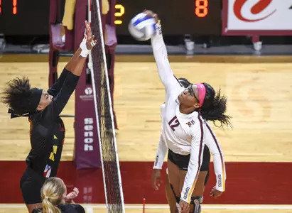 Gopher Volleyball vs Maryland at Maturi Pavilion Sept. 22, 2018. (Photo/Craig Lassig)