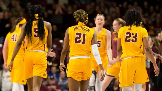 Jasmine Brunson, team