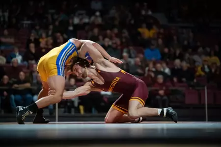 South Dakota State vs Minnesota